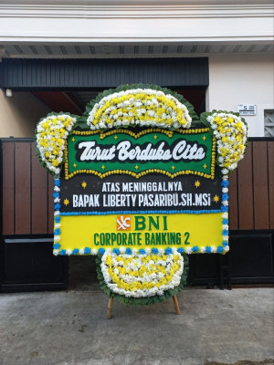 Papan Bunga Duka di Cipinang Besar Utara